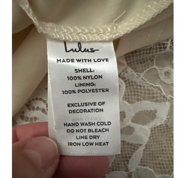 NWT‎ Lulus Sweet Love Ivory Lace Beaded Maxi Dress Medium - Picture 10 of 10